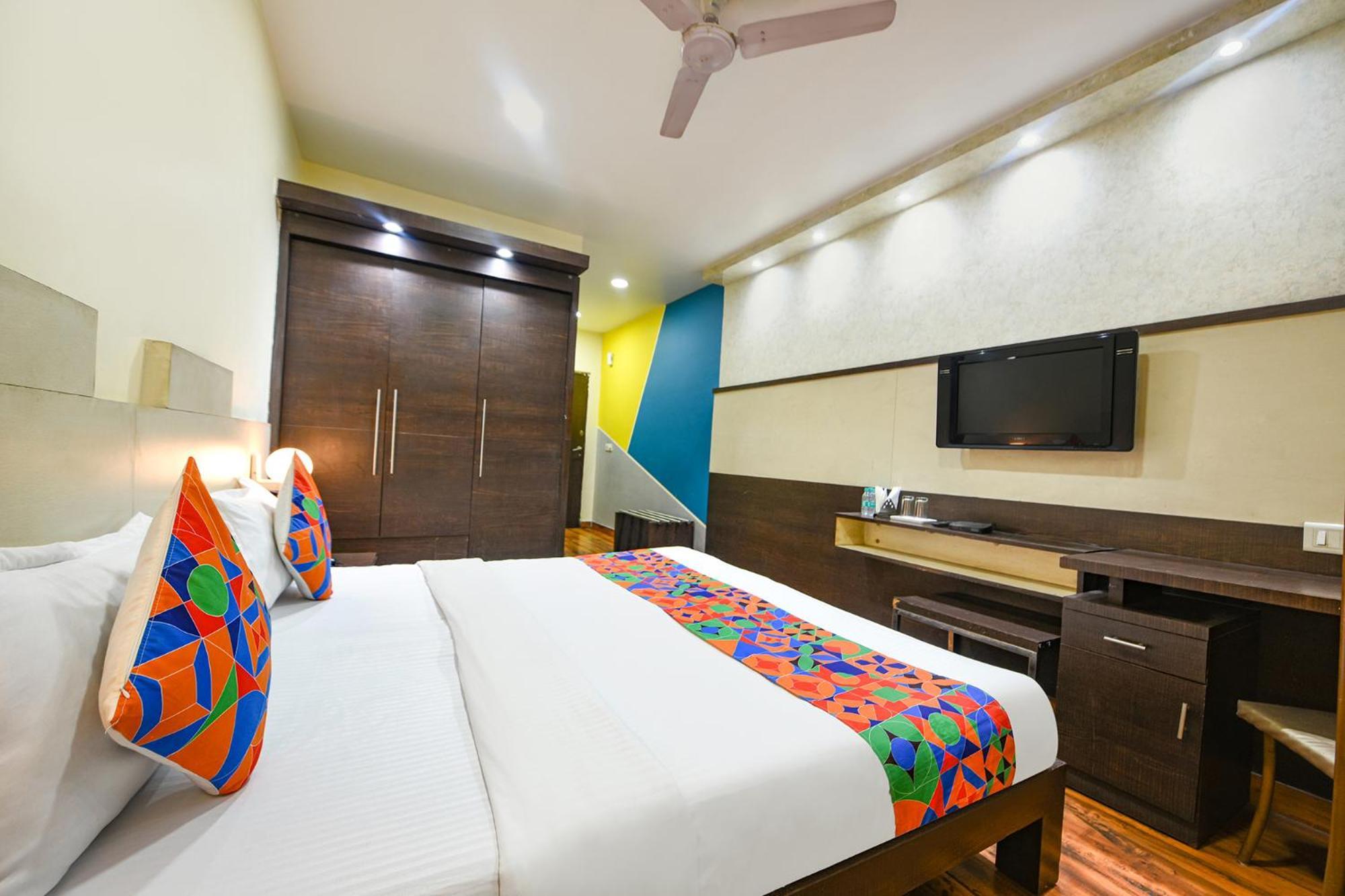 OYO 10887 Hotel West View Ghaziabad Exterior foto