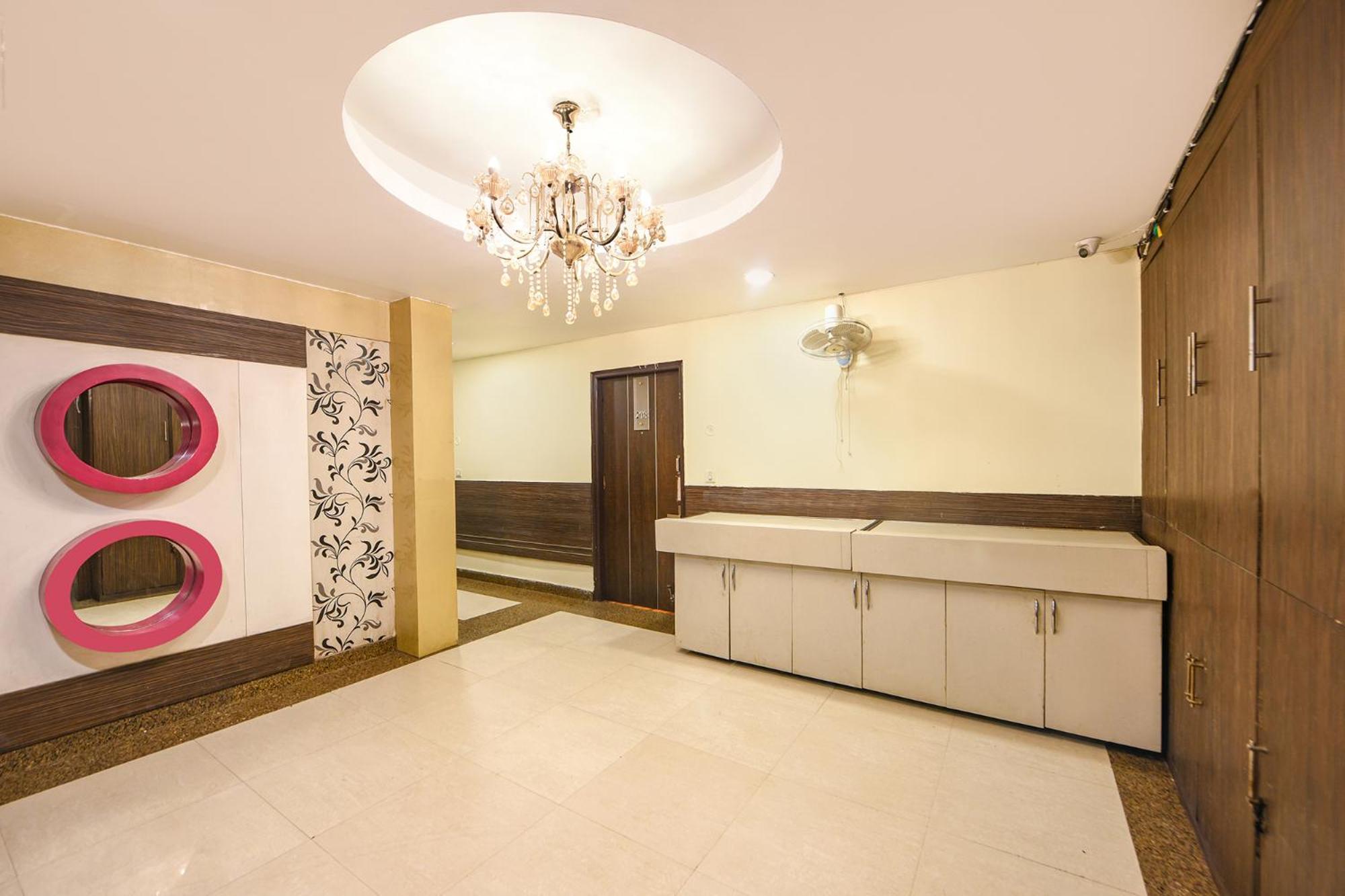 OYO 10887 Hotel West View Ghaziabad Exterior foto