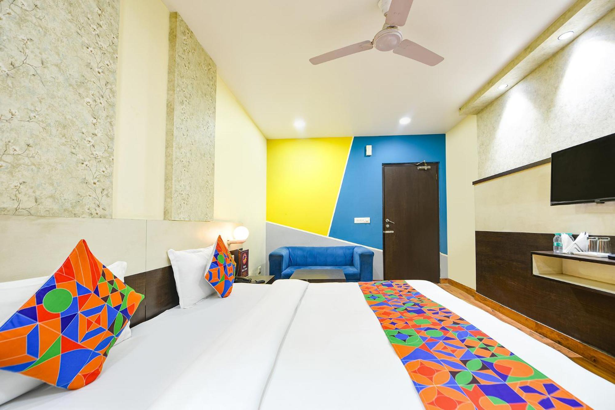 OYO 10887 Hotel West View Ghaziabad Exterior foto