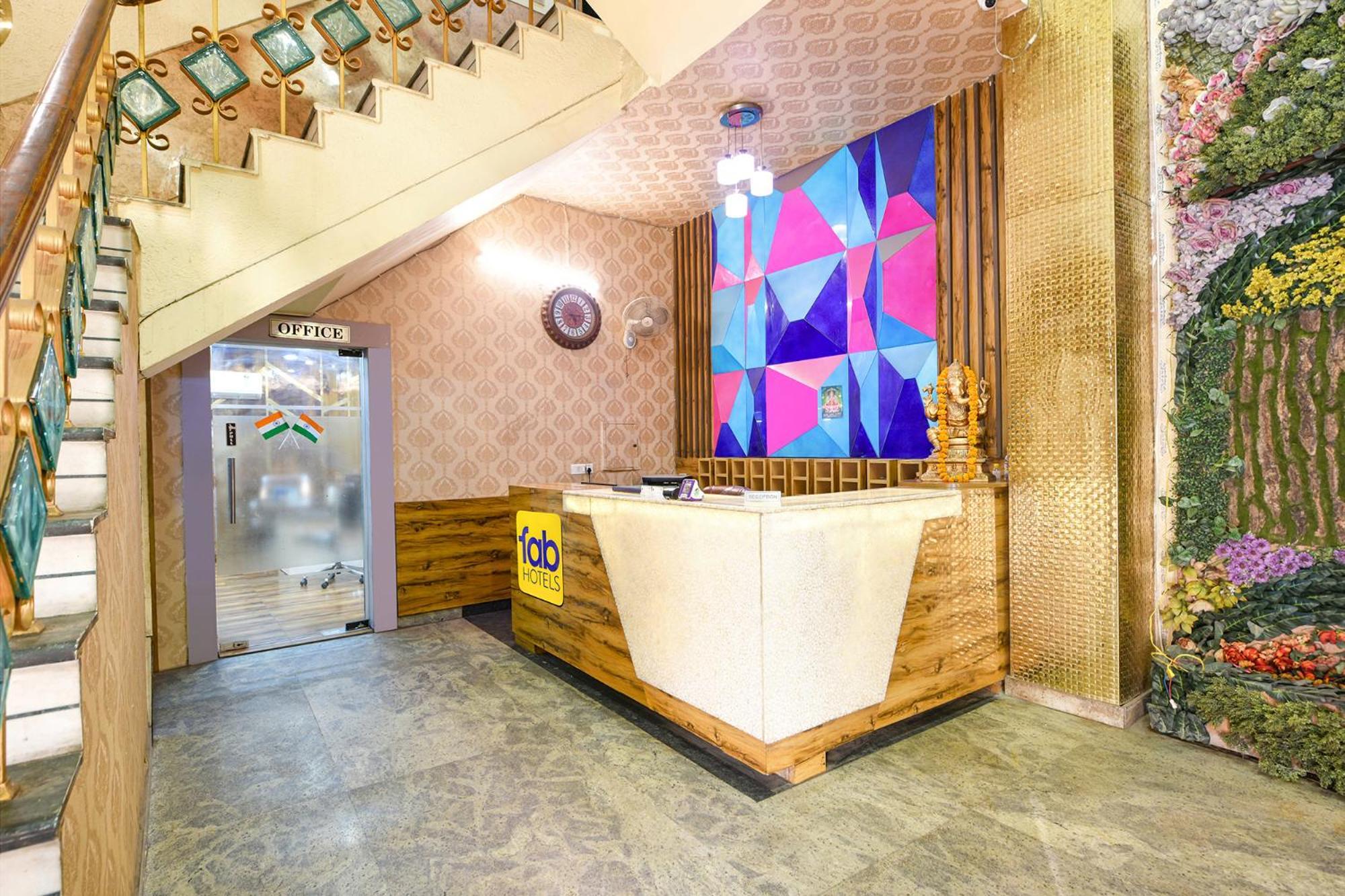 OYO 10887 Hotel West View Ghaziabad Exterior foto