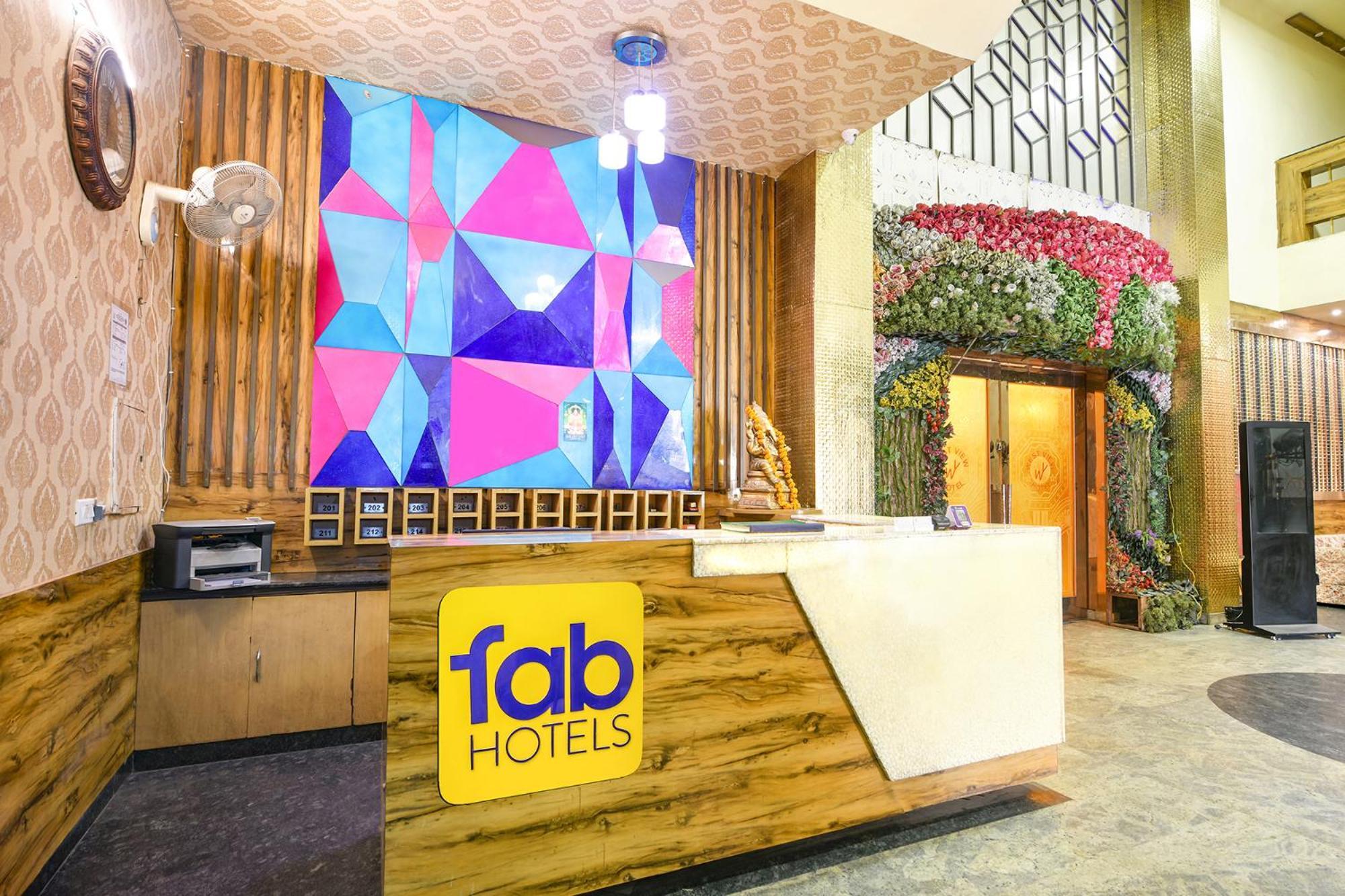 OYO 10887 Hotel West View Ghaziabad Exterior foto