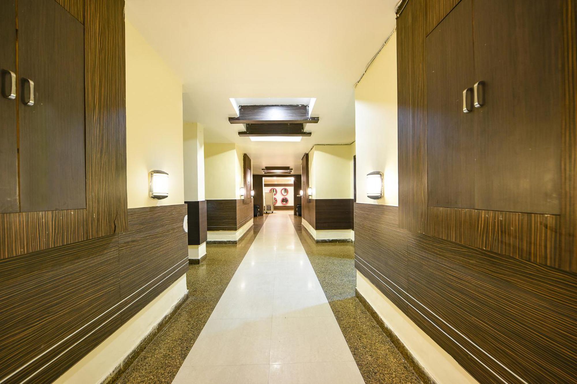 OYO 10887 Hotel West View Ghaziabad Exterior foto