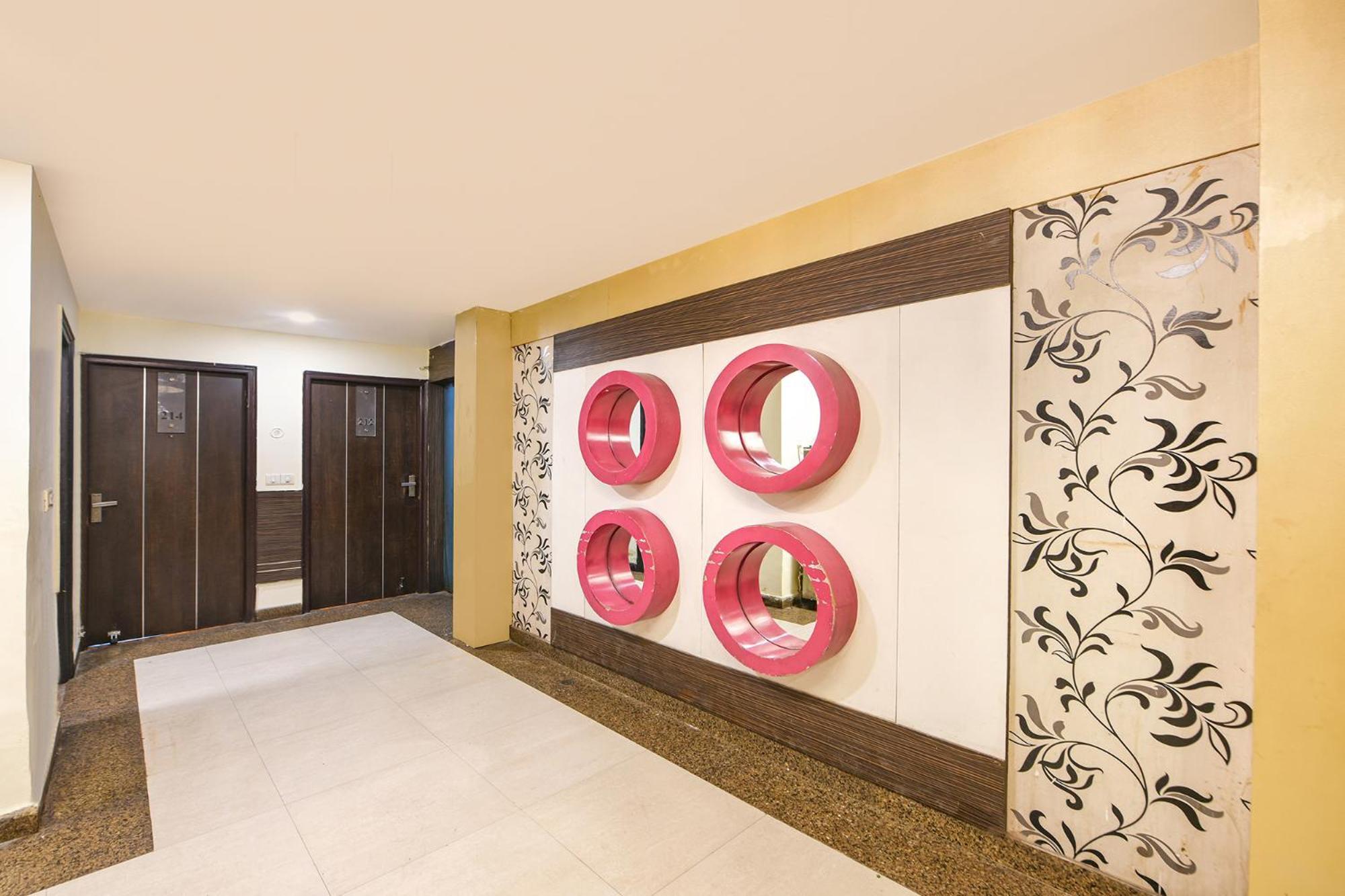 OYO 10887 Hotel West View Ghaziabad Exterior foto